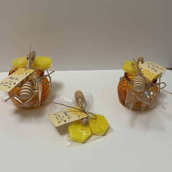 5 piece Thank you for Bee-in Here Party Favors Candly Holders and hand soaps New - Picture 2 of 12